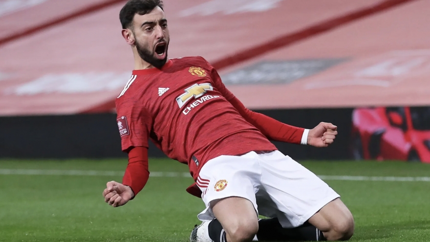 Bruno Fernandes che mờ Salah, MU ngược dòng "hất văng" Liverpool khỏi FA Cup